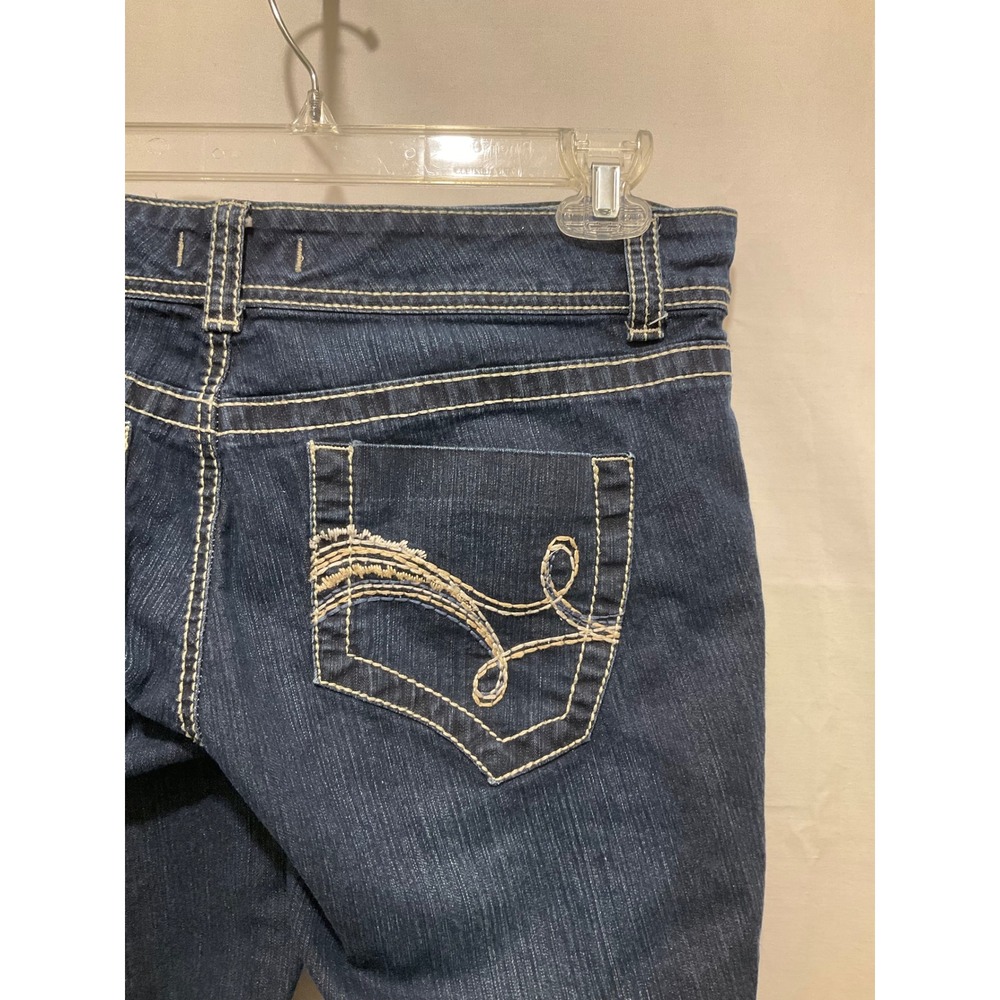 Dark Wash Denim Capri Jeans with Contrast Stitching and Embroidered Back Pockets - Picture 5 of 11